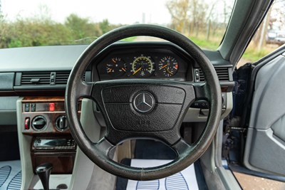 Lot 64 - 1996 Mercedes E220 Coupe