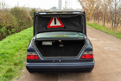 Lot 64 - 1996 Mercedes E220 Coupe