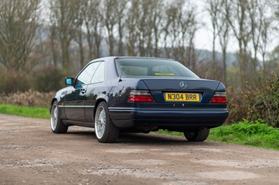 Lot 64 - 1996 Mercedes E220 Coupe