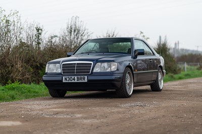 Lot 64 - 1996 Mercedes E220 Coupe