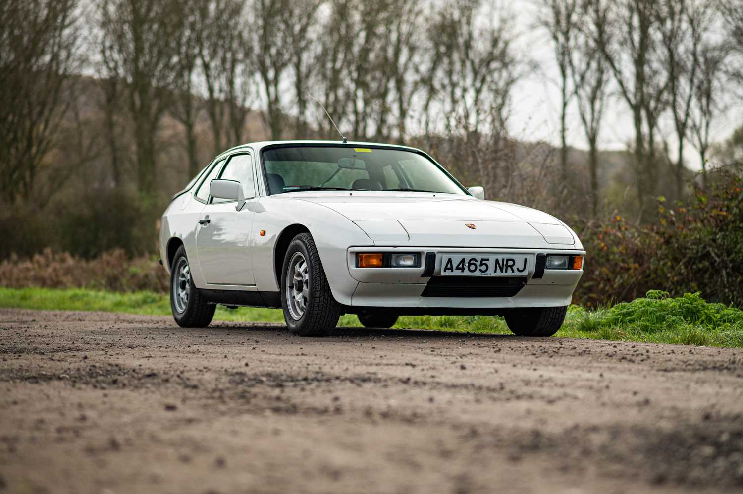 Lot 70 - 1984 Porsche 924 LUX