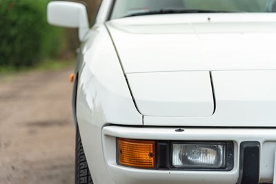 Lot 70 - 1984 Porsche 924 LUX