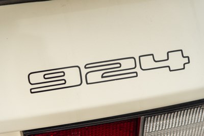 Lot 70 - 1984 Porsche 924 LUX