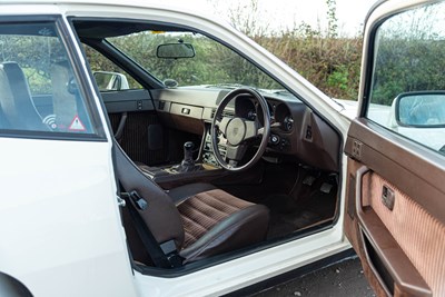 Lot 70 - 1984 Porsche 924 LUX