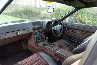 Lot 70 - 1984 Porsche 924 LUX