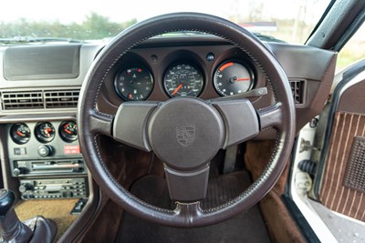 Lot 70 - 1984 Porsche 924 LUX