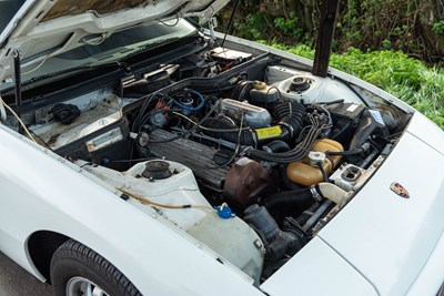 Lot 70 - 1984 Porsche 924 LUX