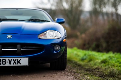 Lot 81 - 1998 Jaguar XK8