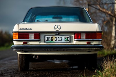 Lot 36 - 1977 Mercedes 280E