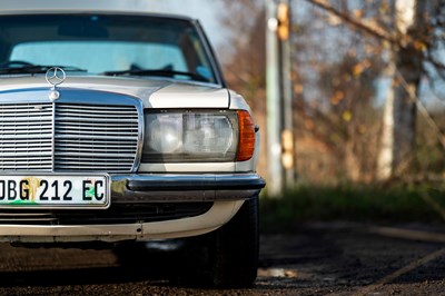 Lot 36 - 1977 Mercedes 280E