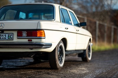 Lot 36 - 1977 Mercedes 280E