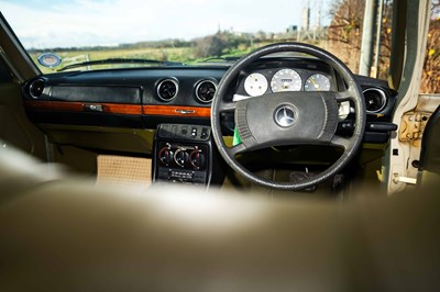 Lot 36 - 1977 Mercedes 280E