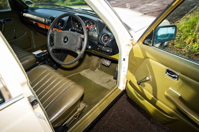 Lot 36 - 1977 Mercedes 280E