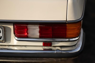 Lot 36 - 1977 Mercedes 280E