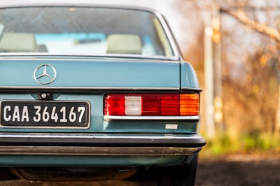 Lot 48 - 1983 Mercedes 200