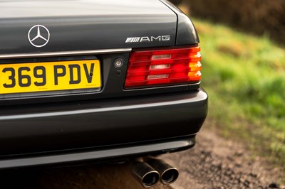 Lot 14 - 1995 Mercedes SL500