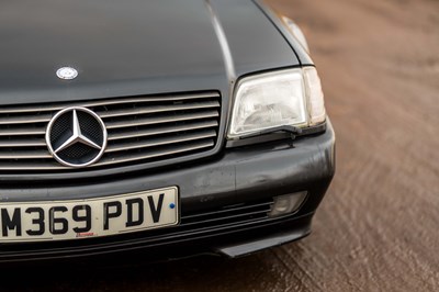 Lot 14 - 1995 Mercedes SL500