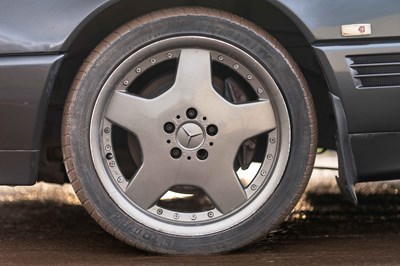 Lot 14 - 1995 Mercedes SL500