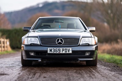 Lot 14 - 1995 Mercedes SL500