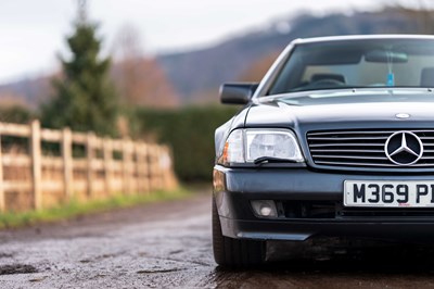 Lot 14 - 1995 Mercedes SL500