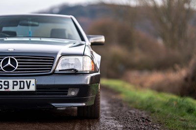 Lot 14 - 1995 Mercedes SL500