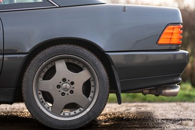 Lot 14 - 1995 Mercedes SL500