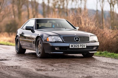 Lot 14 - 1995 Mercedes SL500