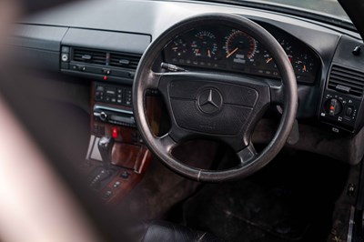 Lot 14 - 1995 Mercedes SL500