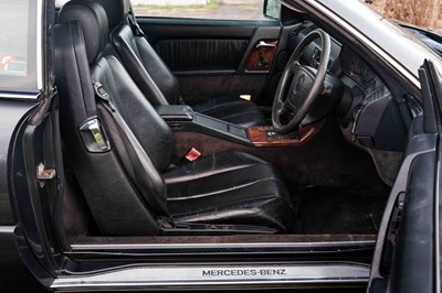 Lot 14 - 1995 Mercedes SL500