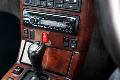 Lot 14 - 1995 Mercedes SL500