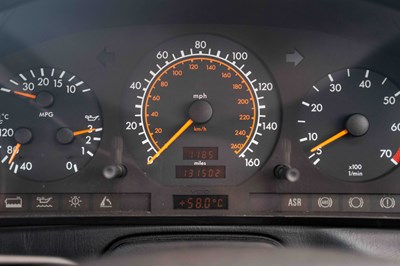 Lot 14 - 1995 Mercedes SL500