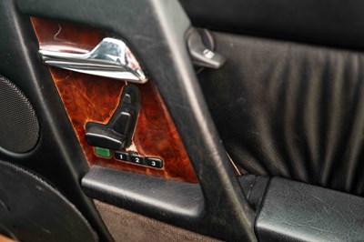 Lot 14 - 1995 Mercedes SL500