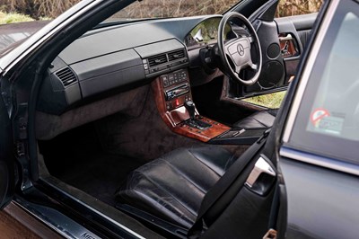 Lot 14 - 1995 Mercedes SL500
