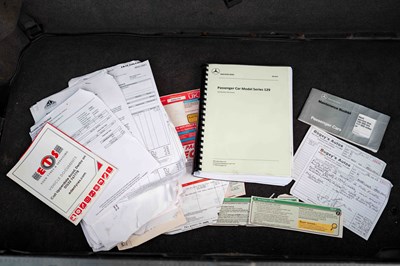 Lot 14 - 1995 Mercedes SL500