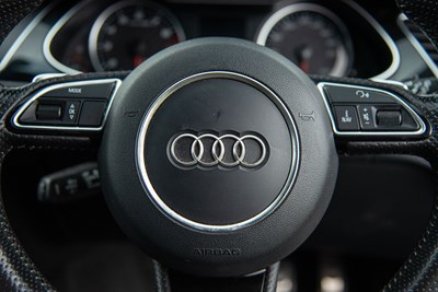 Lot 31 - 2013 Audi RS4 Avant