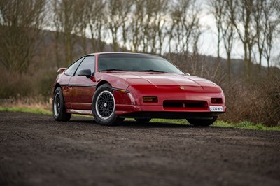 Lot 9 - 1988 Pontiac Fiero GT