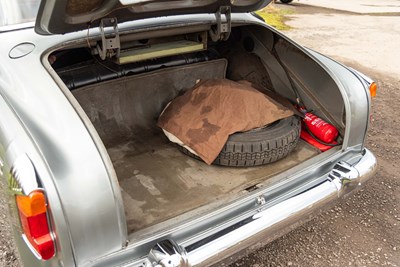 Lot 17 - 1957 Vauxhall Velox E