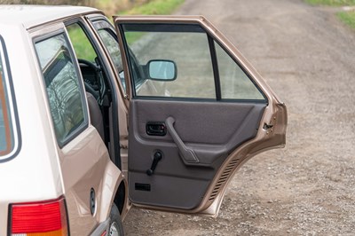 Lot 11 - 1988 Ford Escort 1.6 GL Estate