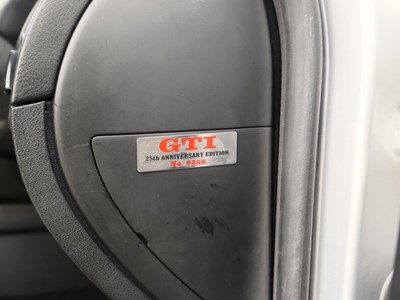 Lot 36 - 2002 Volkswagen Golf GTi 25th Anniversary