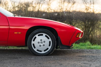 Lot 13 - 1987 Porsche 928 S