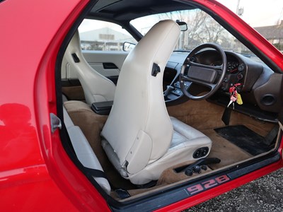 Lot 13 - 1987 Porsche 928 S