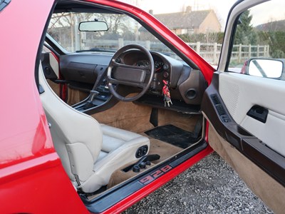 Lot 13 - 1987 Porsche 928 S