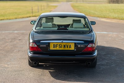 Lot 100 - 2001 Jaguar XJ8