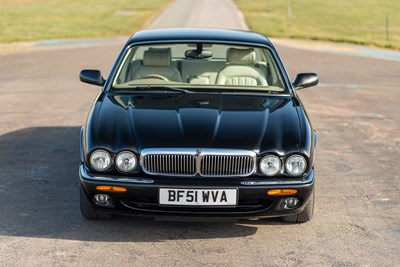 Lot 100 - 2001 Jaguar XJ8