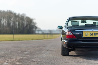 Lot 100 - 2001 Jaguar XJ8