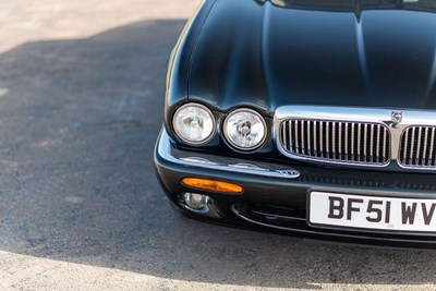 Lot 100 - 2001 Jaguar XJ8