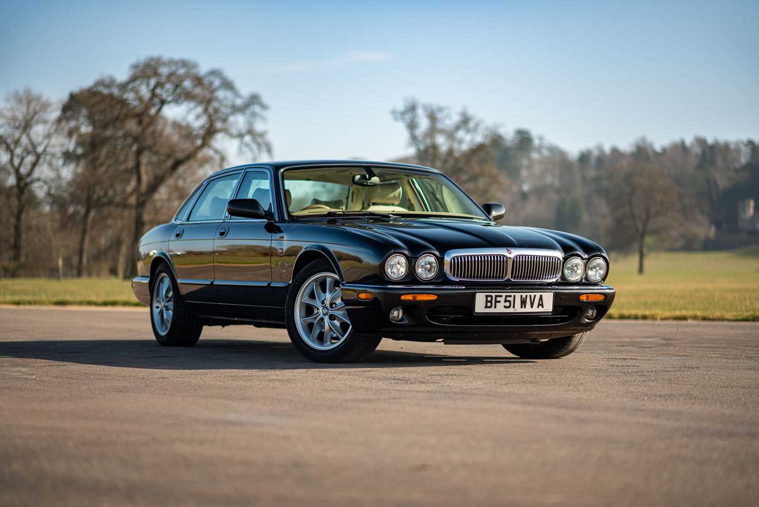 Lot 100 - 2001 Jaguar XJ8