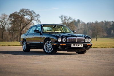 Lot 100 - 2001 Jaguar XJ8