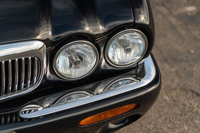 Lot 100 - 2001 Jaguar XJ8