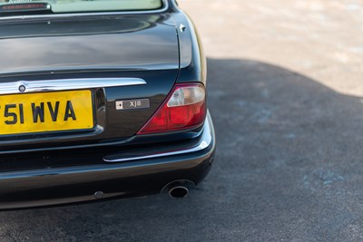 Lot 100 - 2001 Jaguar XJ8